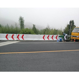 安徽波形護欄|合肥昌順護欄|波形護欄一米多少錢_道路減速設(shè)備_第一槍